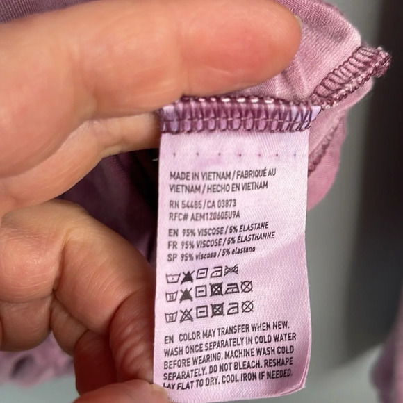 AMERICAN EAGLE Soft & Sexy Twist Surplice Hem Shirt Mauve Cutout V-Neck Size S - Picture 7 of 9